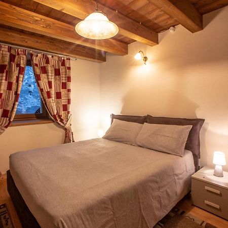 L'Atelier Du Temps - Les Greniers Appartements Aosta Exteriör bild