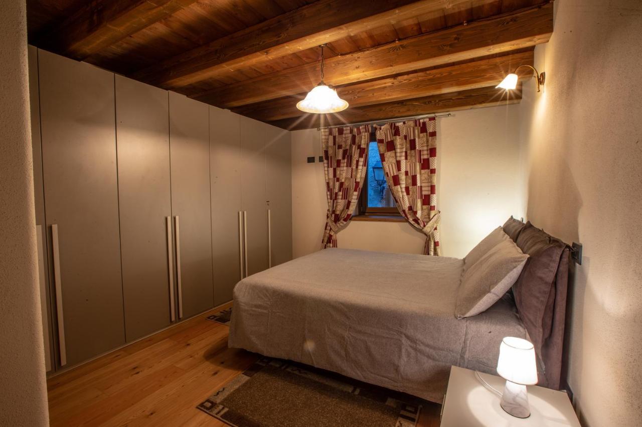 L'Atelier Du Temps - Les Greniers Appartements Aosta Exteriör bild