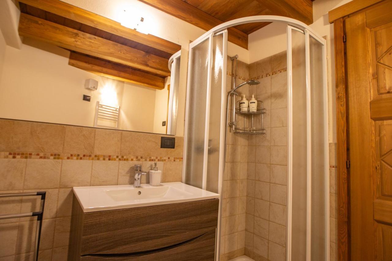 L'Atelier Du Temps - Les Greniers Appartements Aosta Exteriör bild