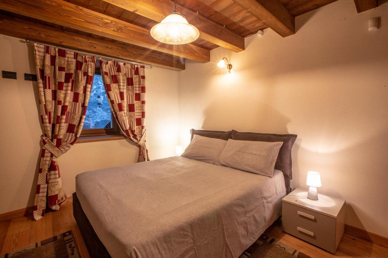 L'Atelier Du Temps - Les Greniers Appartements Aosta Exteriör bild