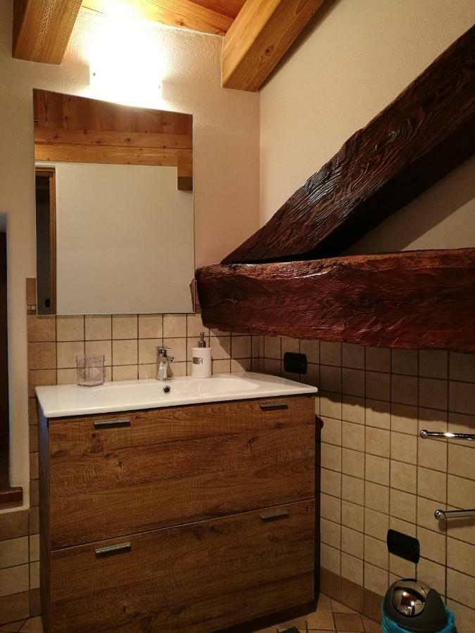 L'Atelier Du Temps - Les Greniers Appartements Aosta Exteriör bild